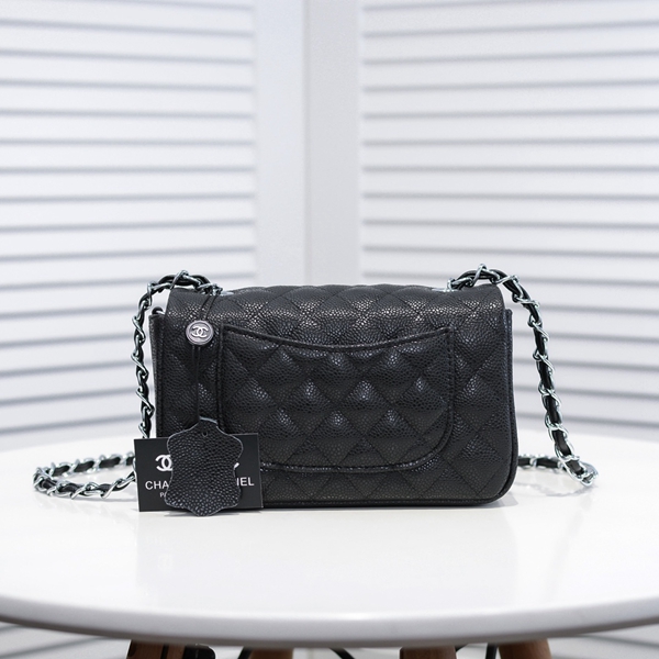 シャネルバッグ側面デザイン